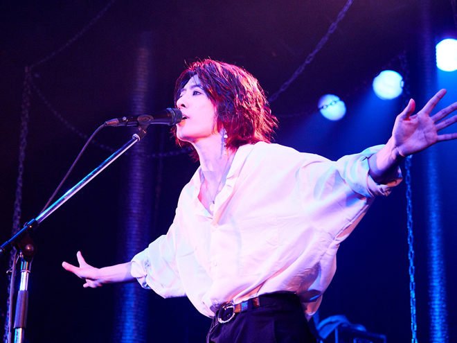 SHIN（ex.ViViD）、O-EASTワンマン＆空白の2年間収めた写真展