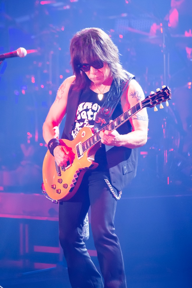 B'z ツアーTシャツ B'z LIVE-GYM 稲葉浩志 松本 孝弘 フォト B'z ツアーTシャツ B'z LIVE-GYM 稲葉浩志 松本 孝弘 フォトT