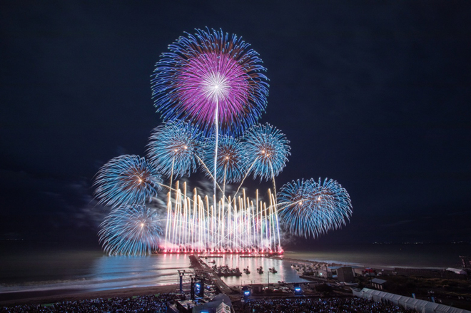 茅ヶ崎サザン芸術花火2019＞無事開催、3万6千人が酔いしれる | BARKS