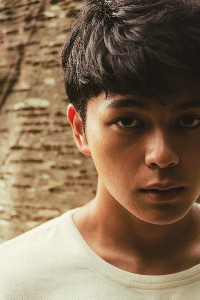 眞栄田郷敦、初の写真集発売。サックス演奏が音源化 | BARKS