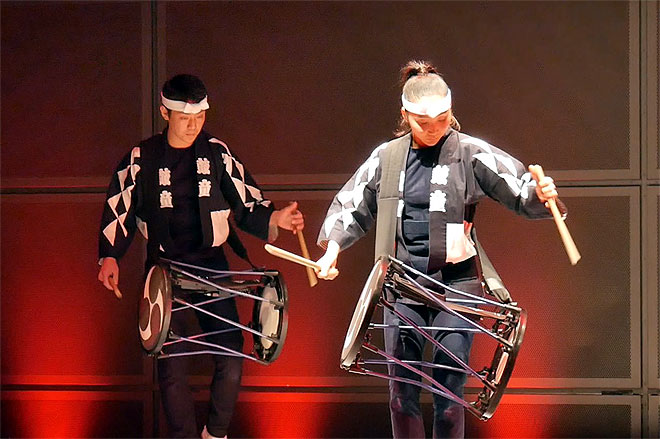 ローランド、さまざまな太鼓音色で演奏＆分解して持ち運べる世界