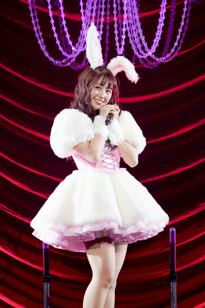 佐々木彩夏　あーりん　限定グッズ　タペストリー 佐々木彩夏 ソロ1st ALBUM『A-rin Assort』｜ももいろクローバー