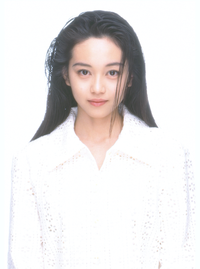 浅香唯、35周年記念の新曲「LIGHT A SHINE～月はずっと見ている