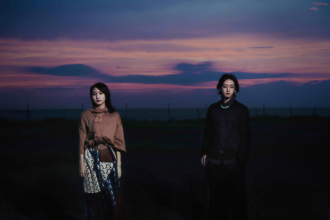 YOASOBI、1st EP『THE BOOK』は“読むCD” | BARKS