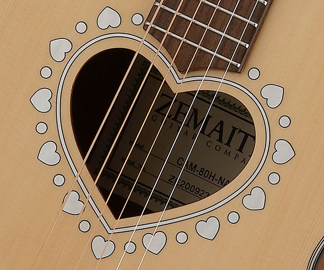 女性ギタリストほぼ未使用ハート型ホール　アコギ　ゼマイティス　CAD-100HW 女性ギタリストほぼ未使用ハート型ホール アコギ ゼマイティス