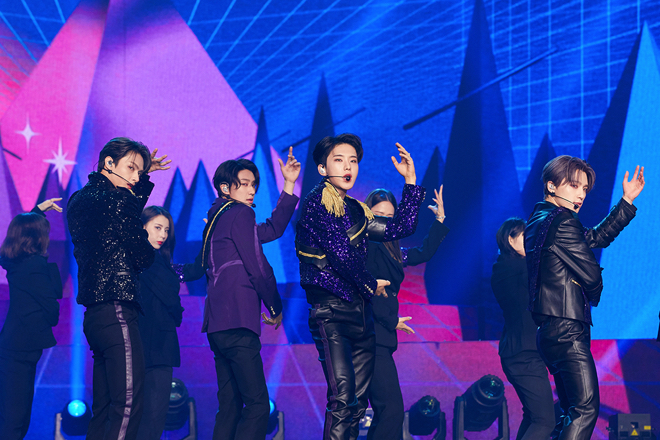 K-POP・アジア 2021 SEVENTEEN ONLINE CONCERT 2021 SEVENTEEN ONLINE CONCERT [IN-COMPLETE]』Blu-ray＜韓国版