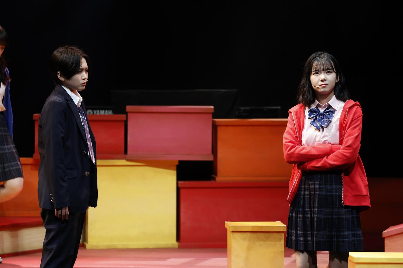 BEYOOOOONDS、12人で新境地に挑戦。演劇女子部＜眠れる森のビヨ