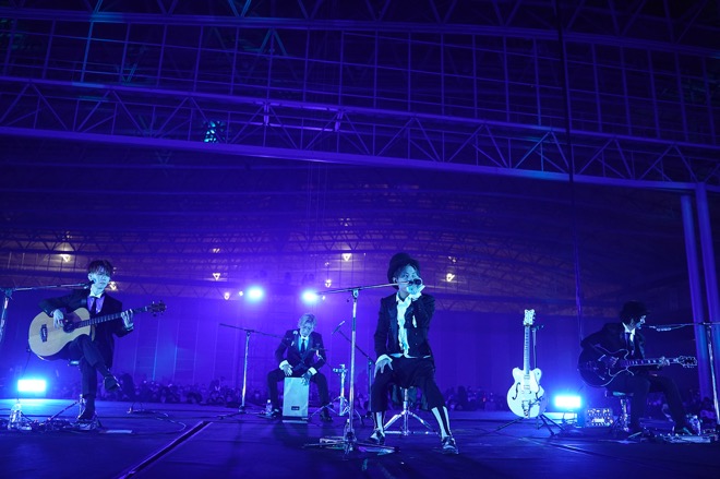 ライヴレポート】HYDE、＜黑ミサ Halloween＞で「星はあるんです