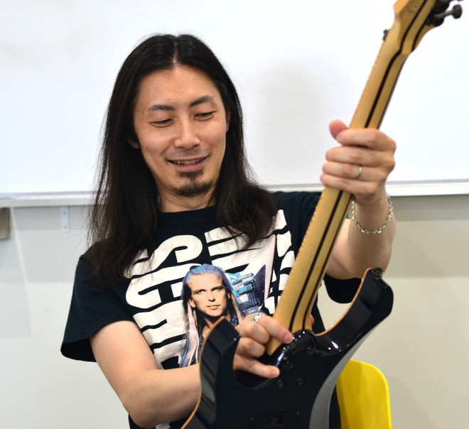 プロミュージシャンのスペシャル楽器が見たい】THOUSAND EYES