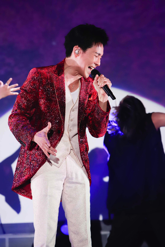 郷ひろみ、デビュー50周年式典でファンに感謝「みなさんのため