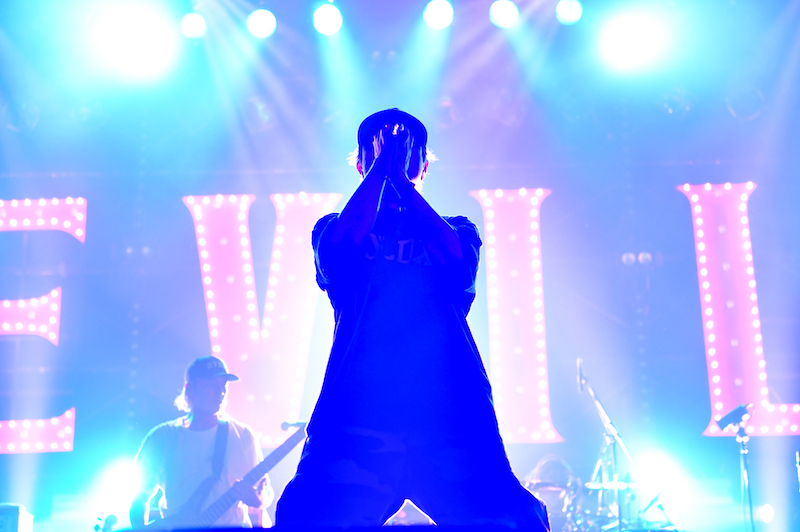 速レポ】＜SATANIC CARNIVAL＞SHADOWS、観客とひとつに。「叫べ