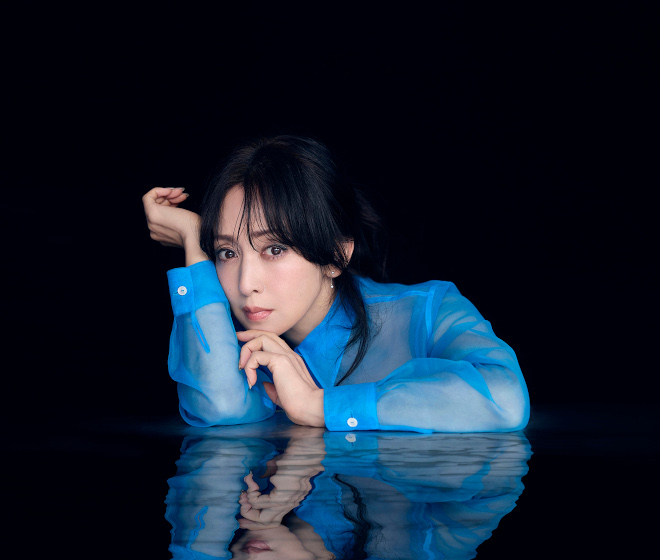 斉藤由貴、歌手デビュー40周年記念セルフカバーALとBlu-ray＆DVD