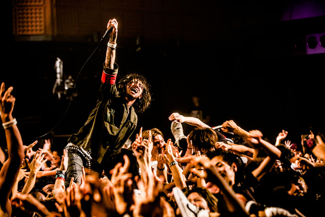 ライブレポート】The BONEZ、ツアーファイナルで見せつけた“人間