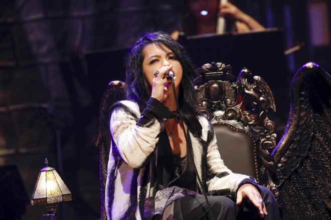 ライヴレポート】VAMPS、ツアー追加公演“ACOUSTIC DAY”で「嵐の