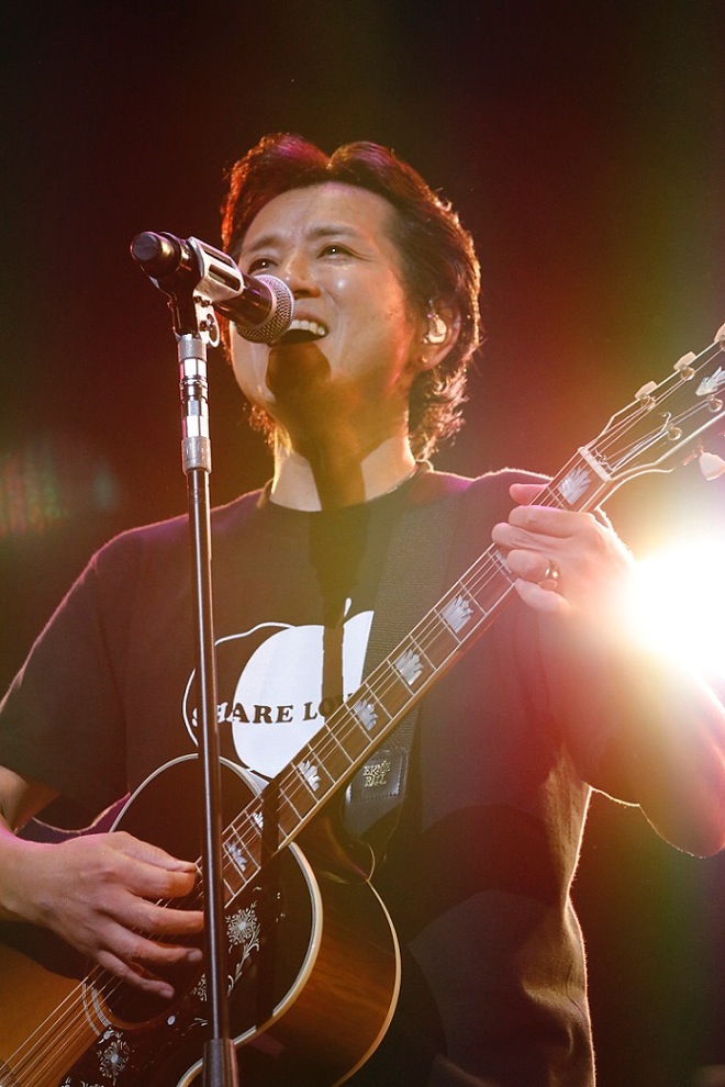 藤井フミヤ CONCERT TOUR 2016 大人ロック Blu-ray 藤井フミヤの『大人ロック』全国ツアーが幕開け 八面六臂の