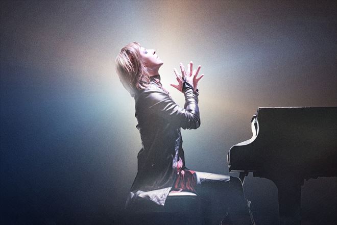 YOSHIKI CLASSICAL＞撮りおろし写真満載のパンフなど13種の