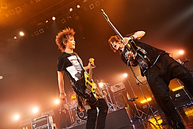 特典CD　SUGIZO vs INORAN　BEST BOUT 2021　12曲 Amazon.co.jp: SUGIZO vs INORAN BEST BOUT 2021 特典CD 12曲 未