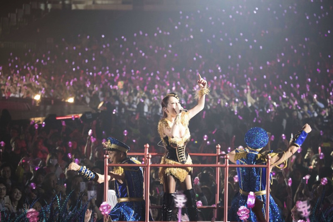 【激レア】あゆぱんＥ 1th スタジアムツアー Amazon.co.jp: ayumi hamasaki STADIUM TOUR 2002 A [DVD