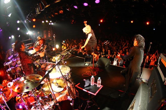 レポート】D'ERLANGER、全国ツアー大阪2DAYSの主役はSEELA | BARKS