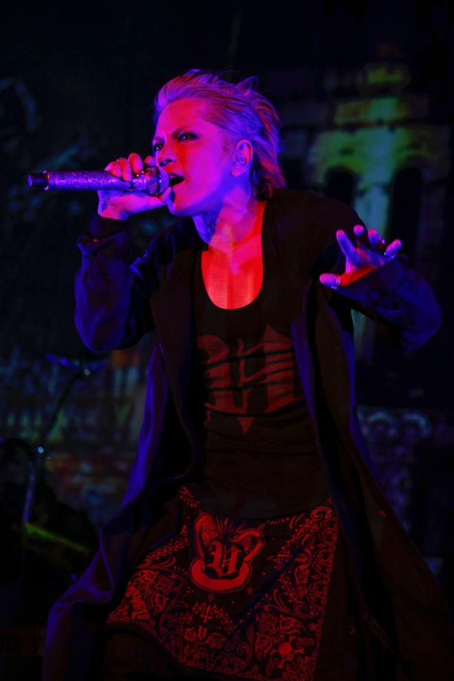 VAMPS、＜UNDERWORLD JAPAN TOUR＞開幕「日本に帰ってきて
