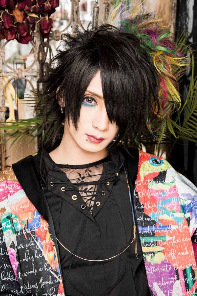 V系バンド「アクメ」、新作MVにユナイトのハク（B）参加 | BARKS