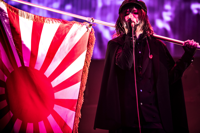 ライブレポート】R指定、「君たちの“死にたい”は“生きたい”だと