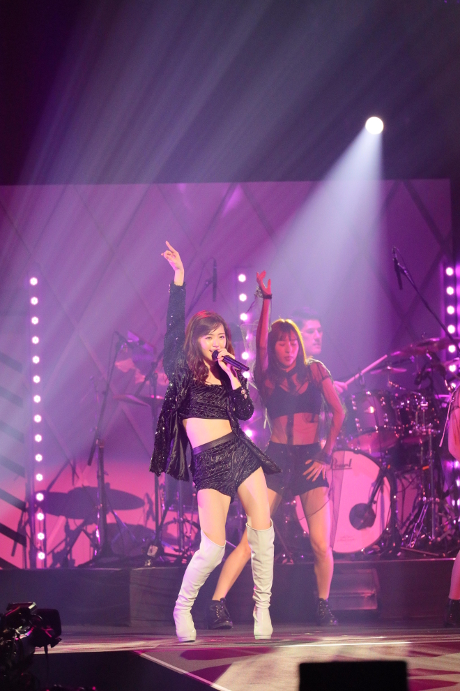 ライブレポート】鈴木愛理、ソロ初武道館で13変化「ここからが
