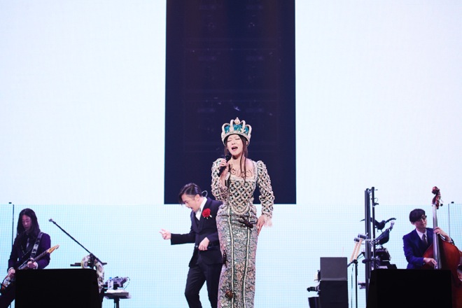 ライブレポート】椎名林檎、20周年記念アリーナツアー＜林檎博