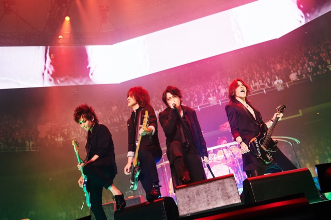 レポート】LUNA SEA、30周年記念ライヴ武道館初日「一緒に壊れて