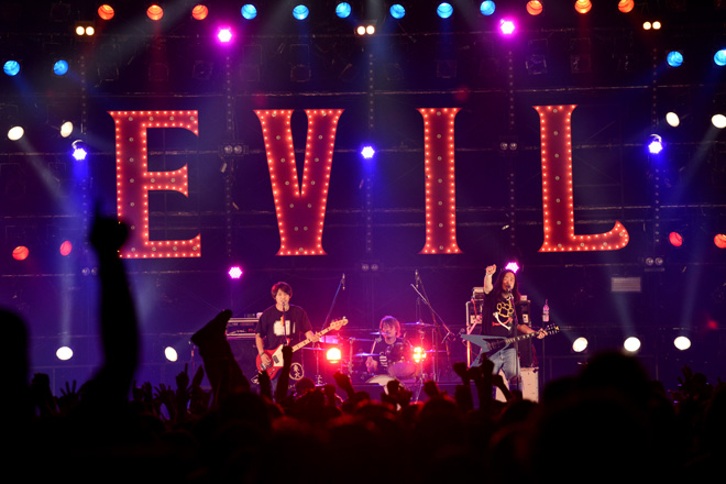 速レポ】＜SATANIC CARNIVAL＞HAWAIIAN6、完全にライヴハウス