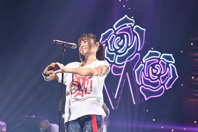 ライブレポート】倉木麻衣、約3時間半全27曲の＜薔薇色の人生