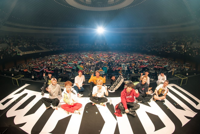 ONAKAMA パーカー　オーラル　フォーリミ　ブルエン フォーリミ×オーラル×ブルエン、メンバー全員出演の生配信番組