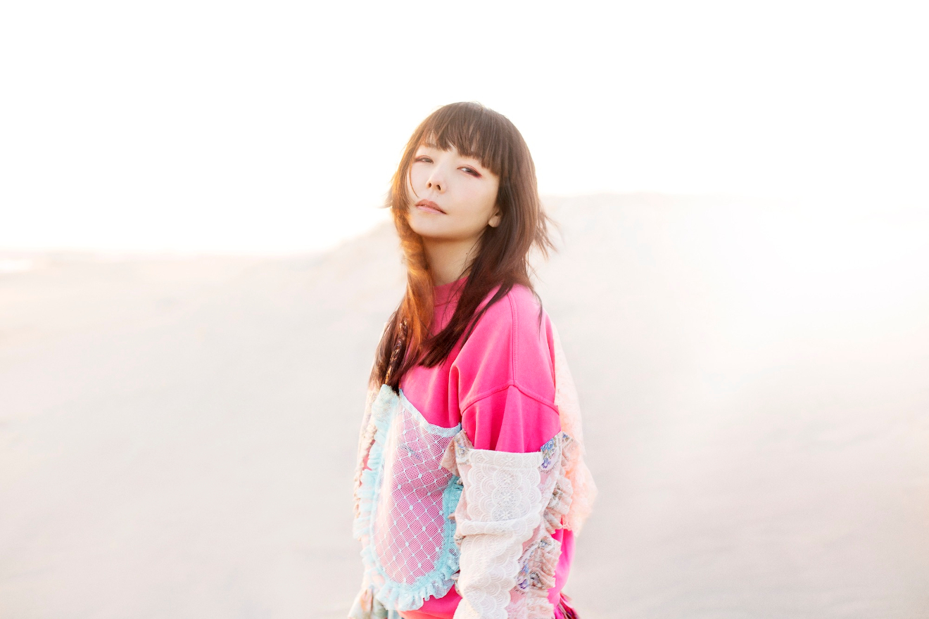 aiko 着心地良いので擦ったロンT レディクレ仕様 LLP22 新品未開封 aiko、＜LLP22＞グッズをオンライン先行販売 | BARKS