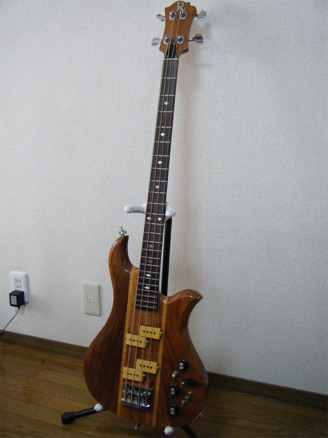 俺の楽器・私の愛機】415「憧れのB.C.Rich イーグルベース」 | BARKS