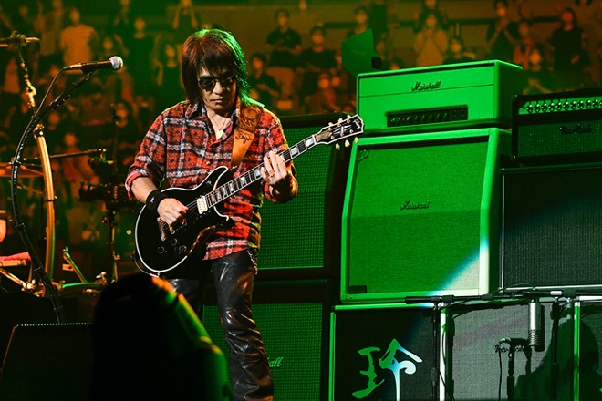 B'z、ミスチルとGLAYを迎えた＜UNITE #01＞全公演終了＋配信