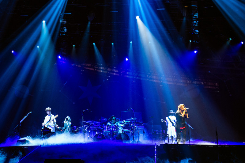 ライブレポート】GLAY、多幸感満ちるFC発足25周年ツアー