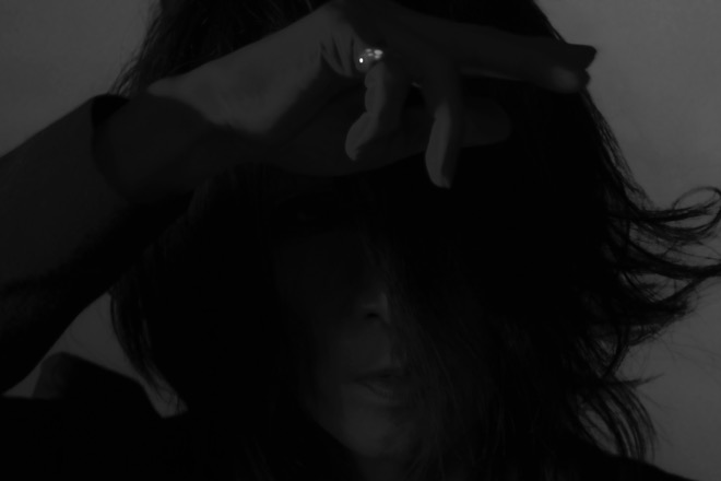 MORRIE、DEAD ENDセルフカバーアルバムより「Serafine」MV公開