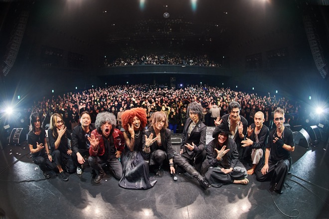 ライヴレポート】SUGIZO、豪華ゲストも集結した＜四半世紀祭＞で