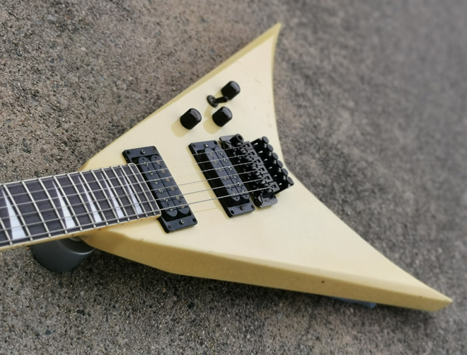 FERNANDES ブラック KINGV ワンオフ品 FERNANDES ブラック KINGV