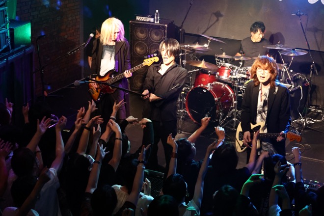 Eins:Vier アインスフィア 配布 Trash of tears 輝く高品質な 配布 アインスフィア Eins:Vier Trash tears of