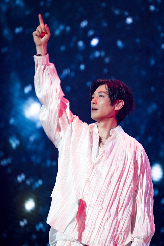 ライブレポート】DEAN FUJIOKA、感謝届けた初日本武道館公演