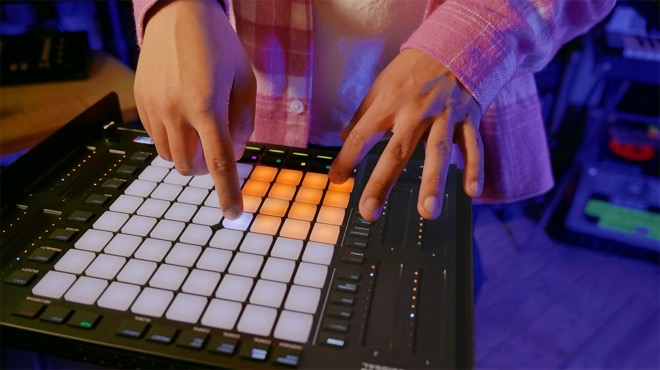 AKAI APC64 コントローラー AKAI Professional APC64 Ableton MIDI Controller with 8 Touch