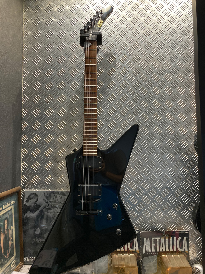 俺の楽器・私の愛機】1490「James LTD エクスプローラー」 | BARKS