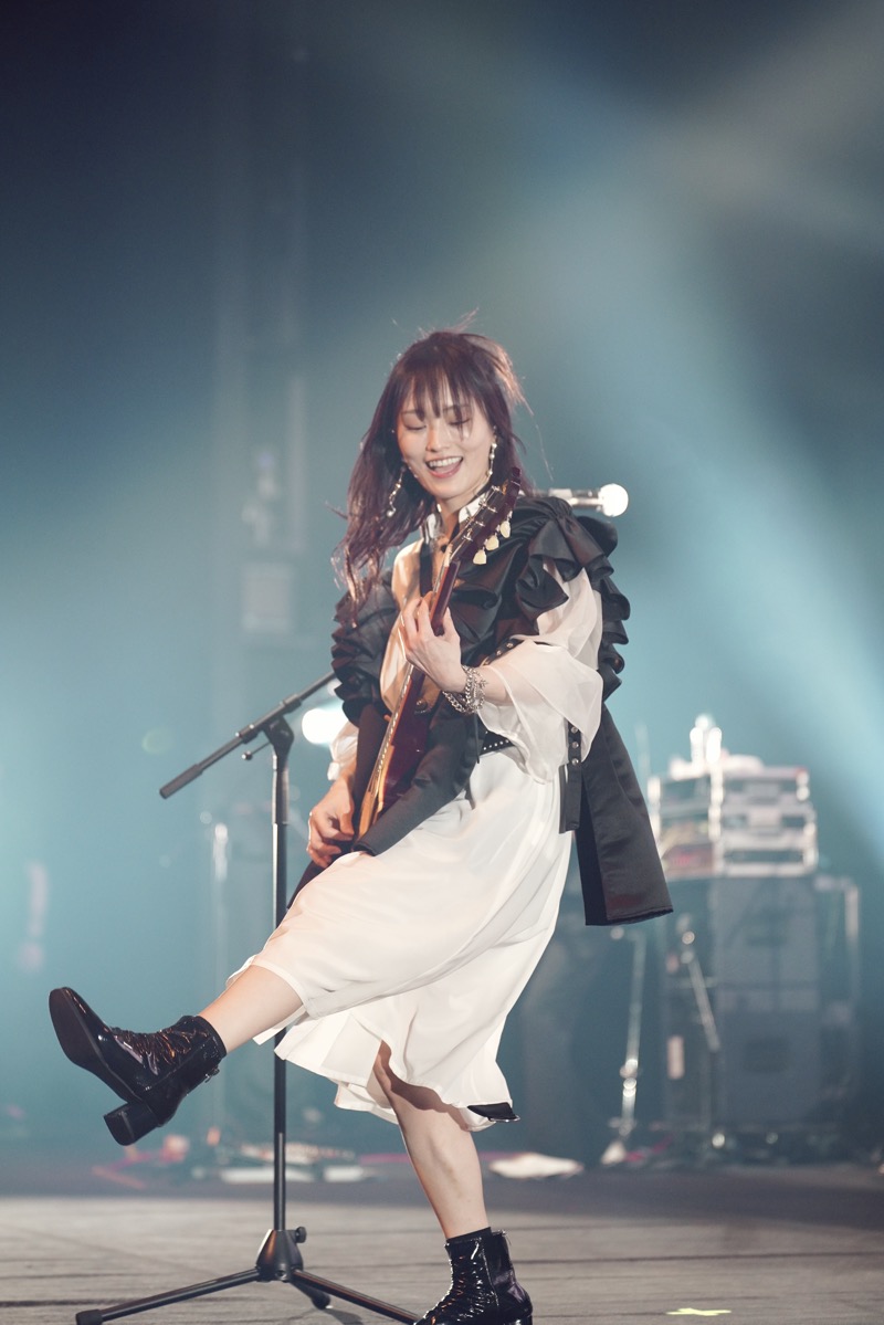 ライブレポート】山本彩、ツアー＜RGB＞に光の三原色のような