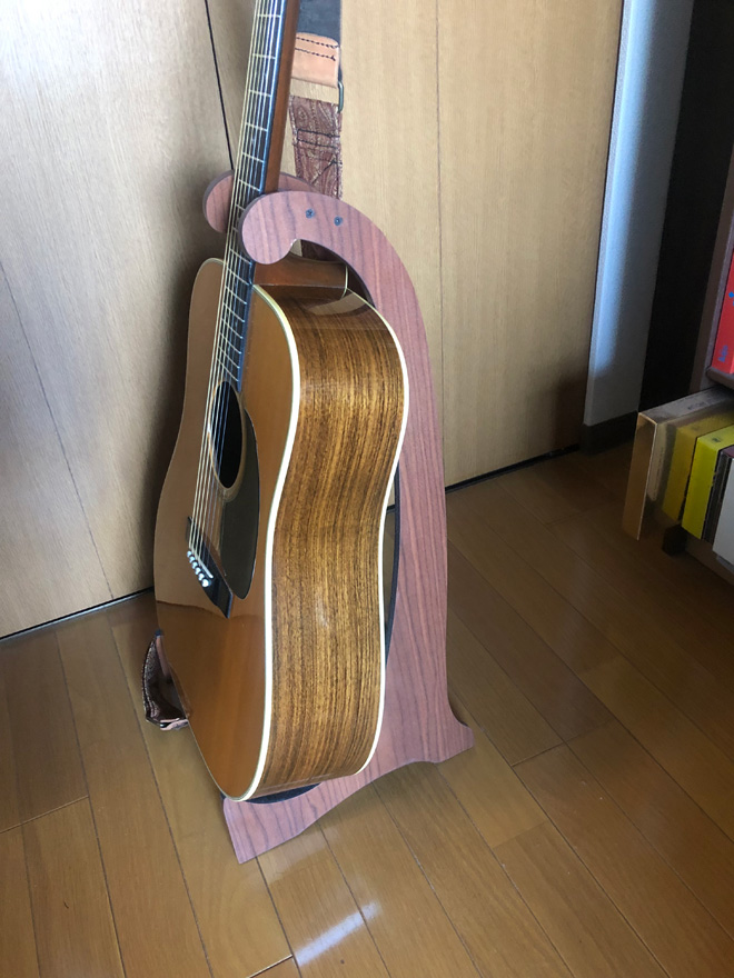 ゼマイティスより人気のハート型サウンドホールのエレアコ発売