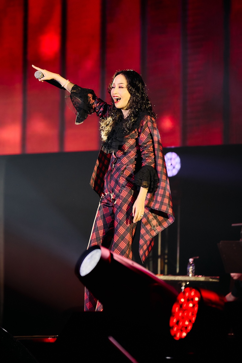 中島美嘉　ツアー　フィギュア mika13-600x900.jpg