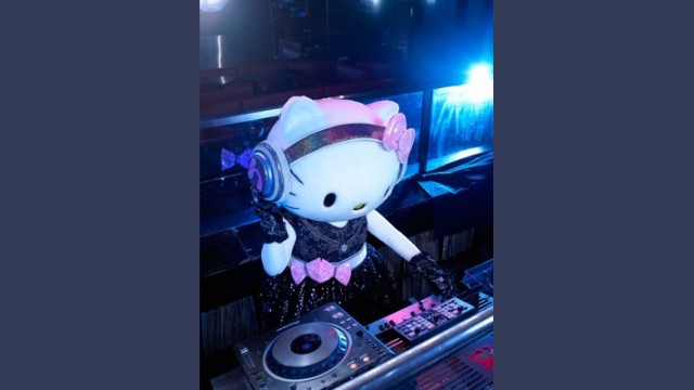 DJ ハローキティとBEAMSがコラボグッズを発売 | BARKS