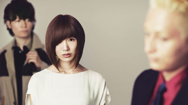 黒木渚、豪華客演を迎えてニューシングル「はさみ」をリリース