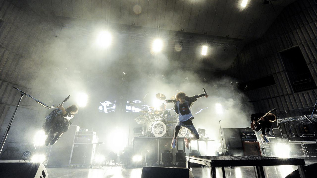 ライヴレポート】DIV、野音ラストライヴで響いた“進むために刻む
