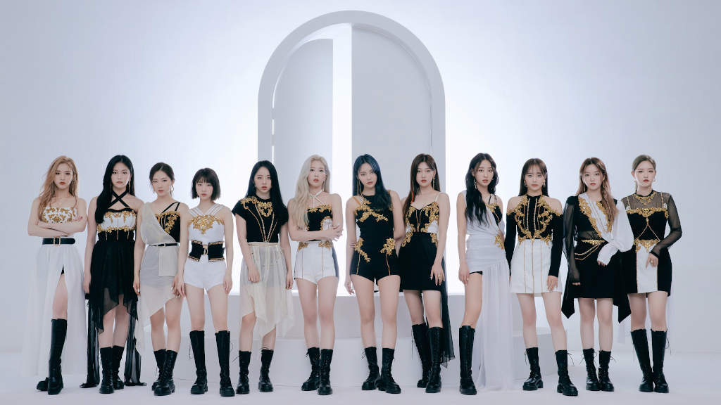 LOONA 今月の少女 デビューアルバム 初版 1st Mini Album: ++【限定盤】 (A-VER.) : LOONA (今月の少女